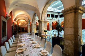 Indoor wedding - Hotel Izan Trujillo (Trujillo)