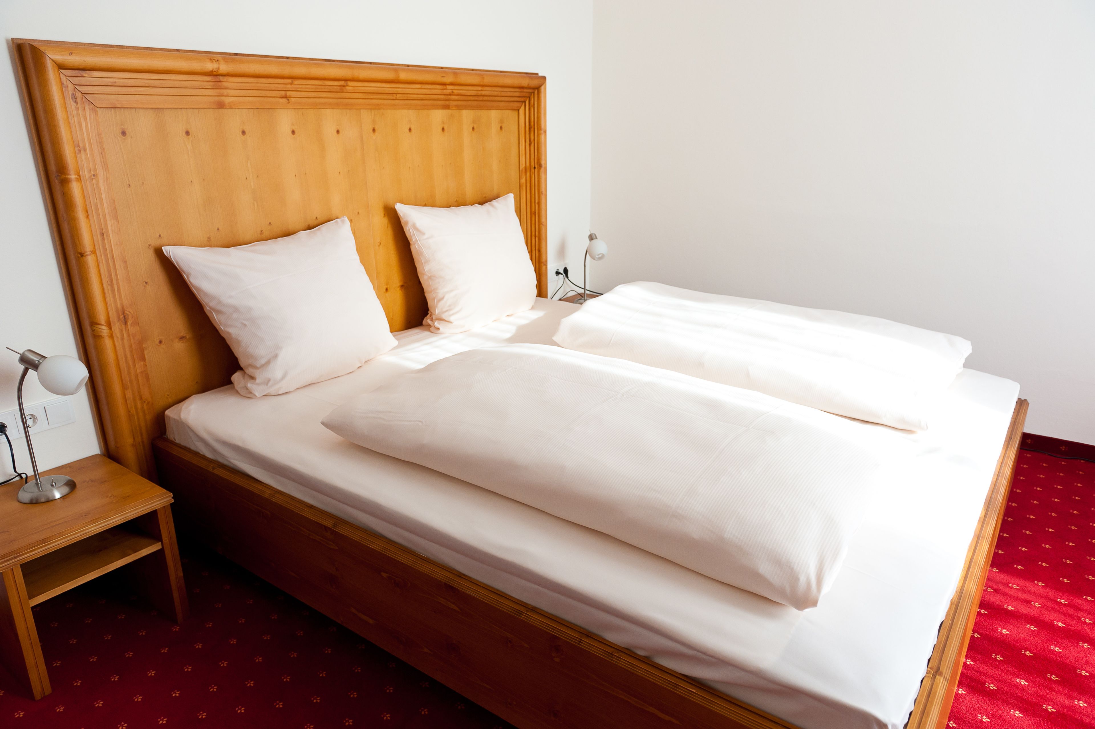 1 bedroom, desk, iron/ironing board, cots/infant beds