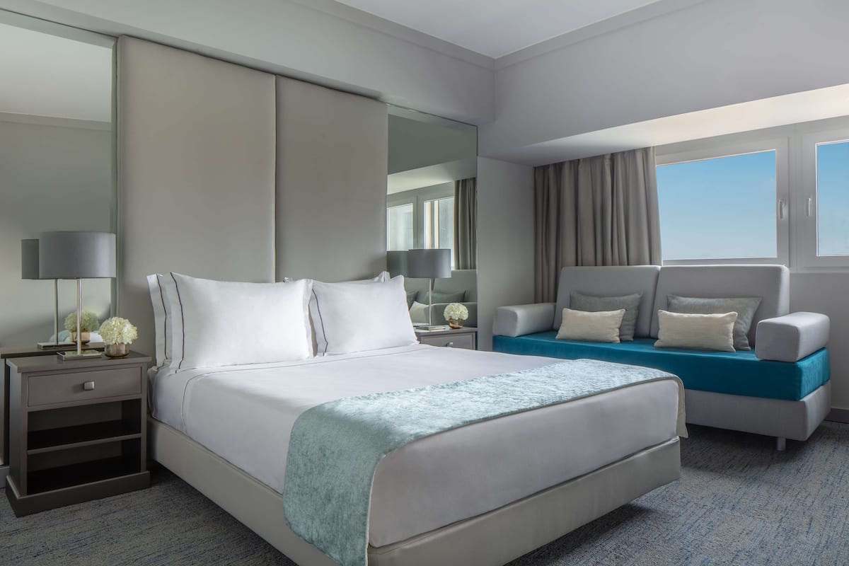 Family Triple Room | 1 bilik tidur, bar mini, peti besi dalam bilik, meja