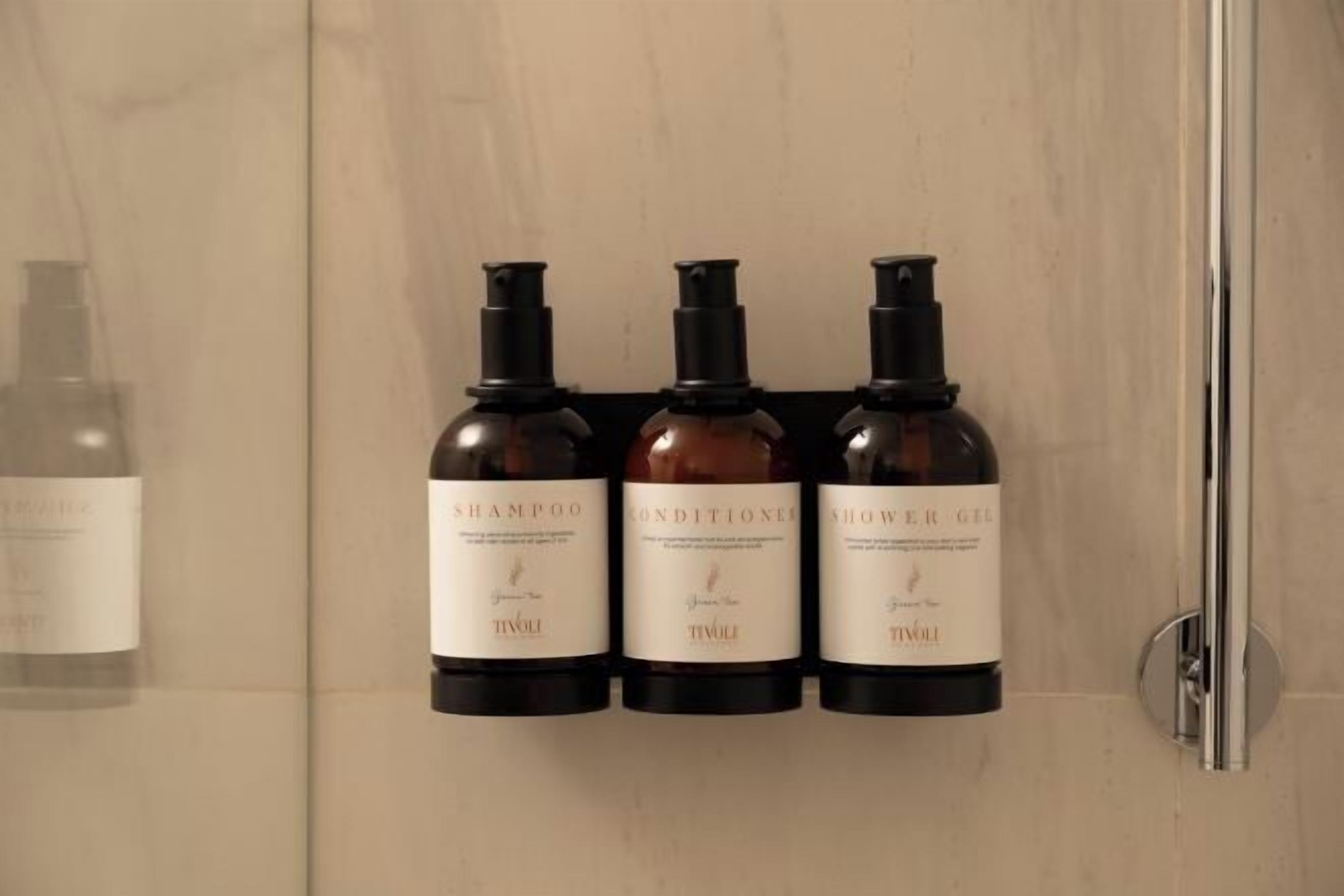 Ducha, artículos de higiene personal ecológicos, secador de pelo y bidé