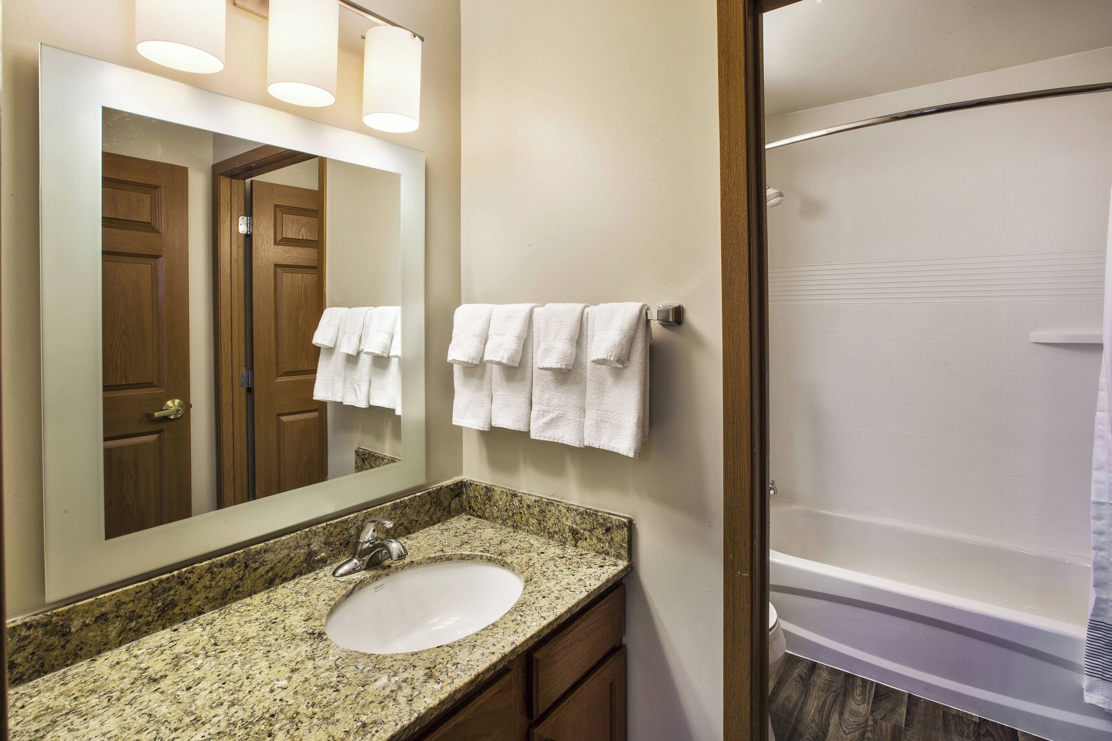 suite, 2 bedrooms (view) | bathroom | free toiletries, hair dryer, towels