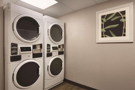 Country Inn Suites by Radisson, Pigeon Forge South, TN - Image 18
