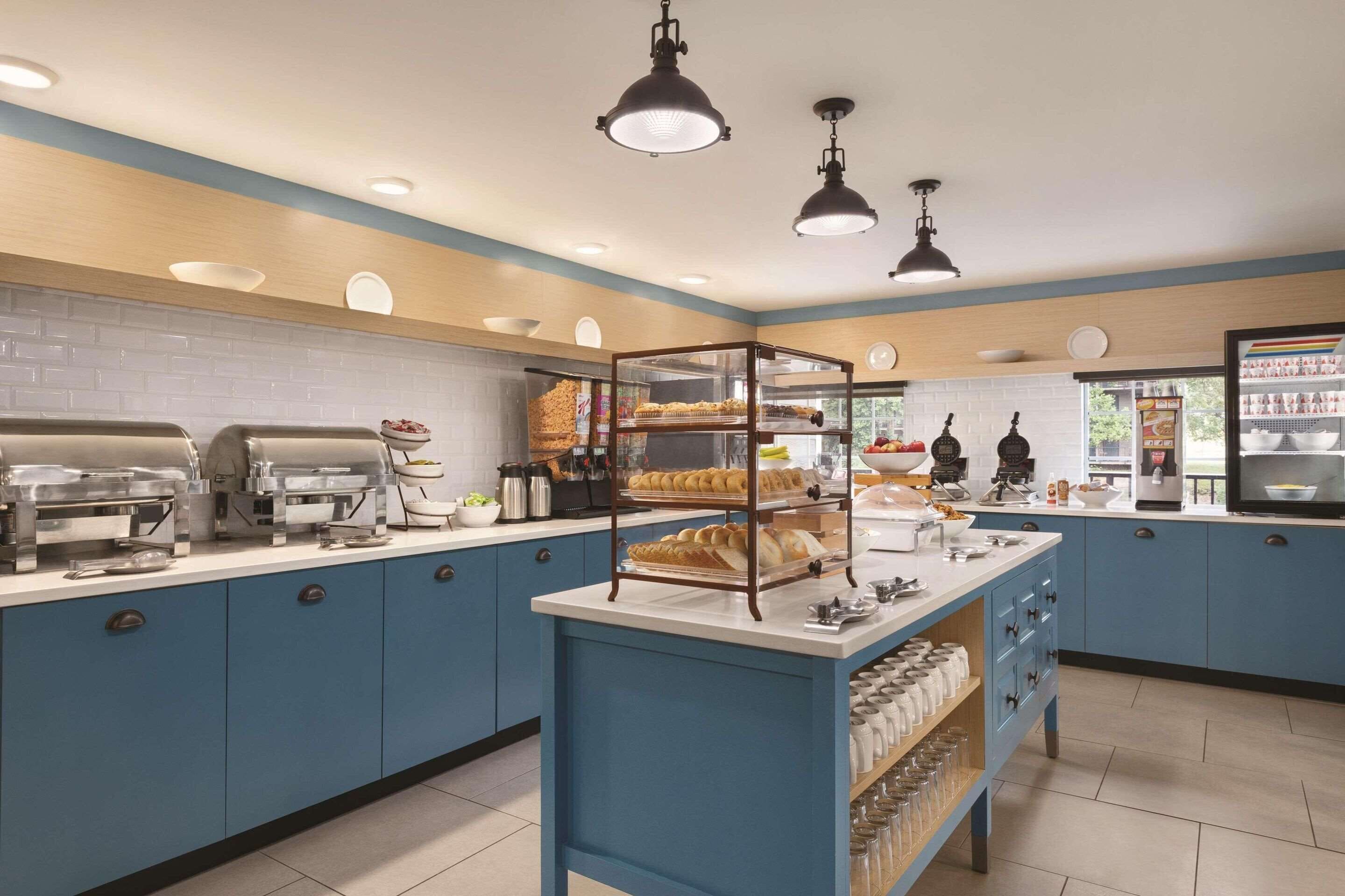 Free daily on-the-go breakfast