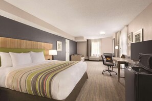 Premium bedding, pillowtop beds, in-room safe, desk - Country Inn & Suites by Radisson, Pigeon Forge South, TN (Pigeon Forge)