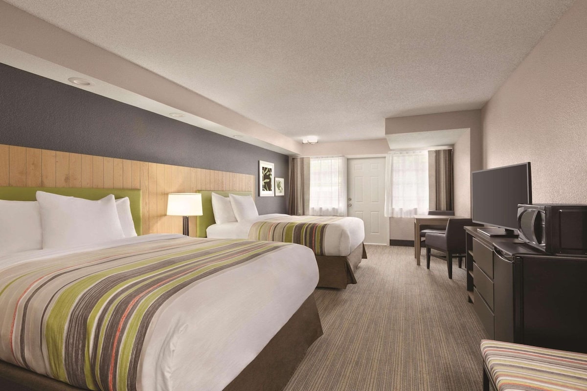 1 bedroom, premium bedding, pillowtop beds, in-room safe