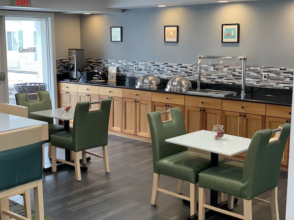 Petit déjeuner buffet compris tous les jours