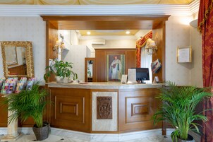 Check-in/check-out kiosk
