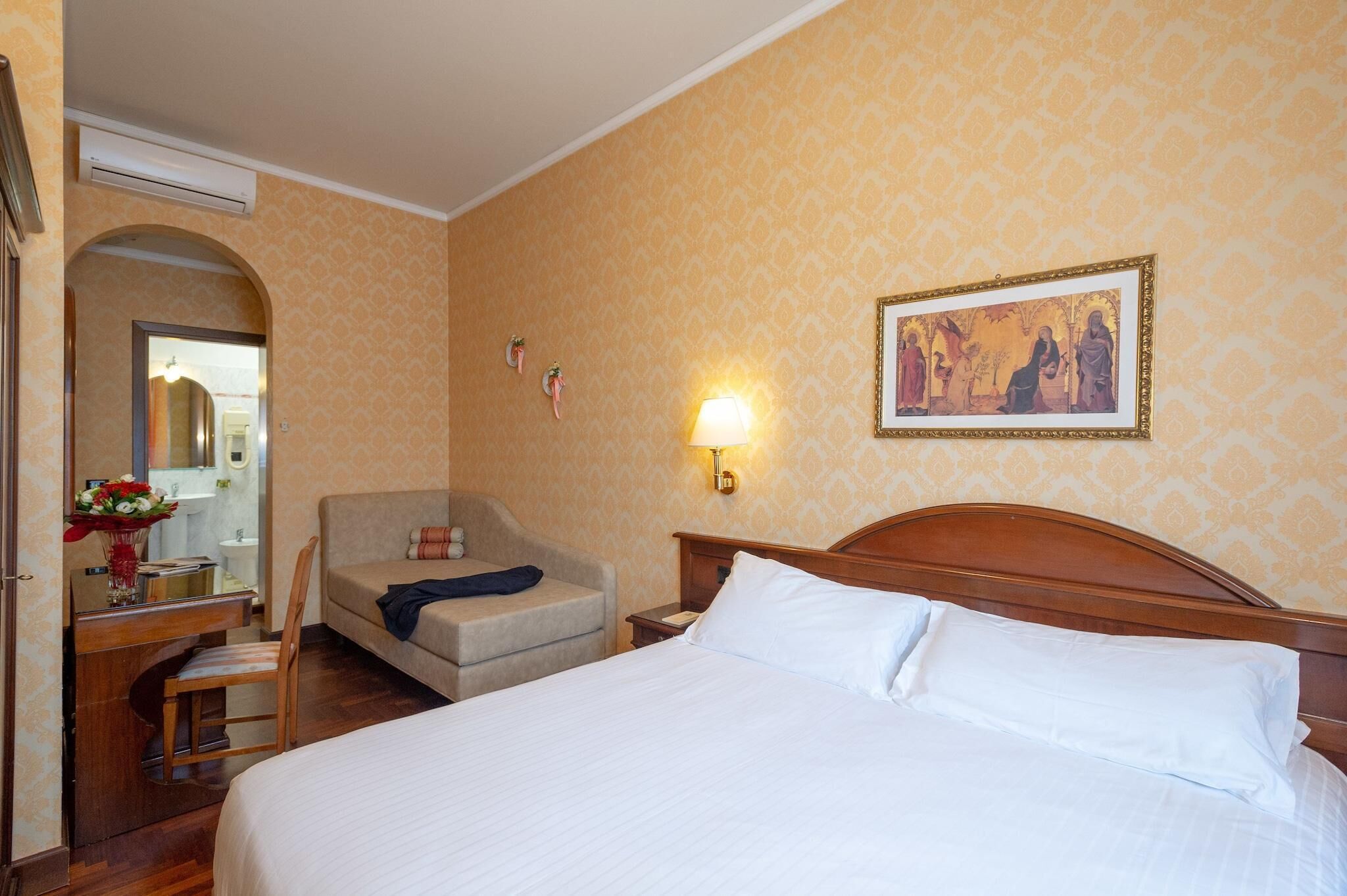 1 chambre, minibar, coffre-fort, bureau