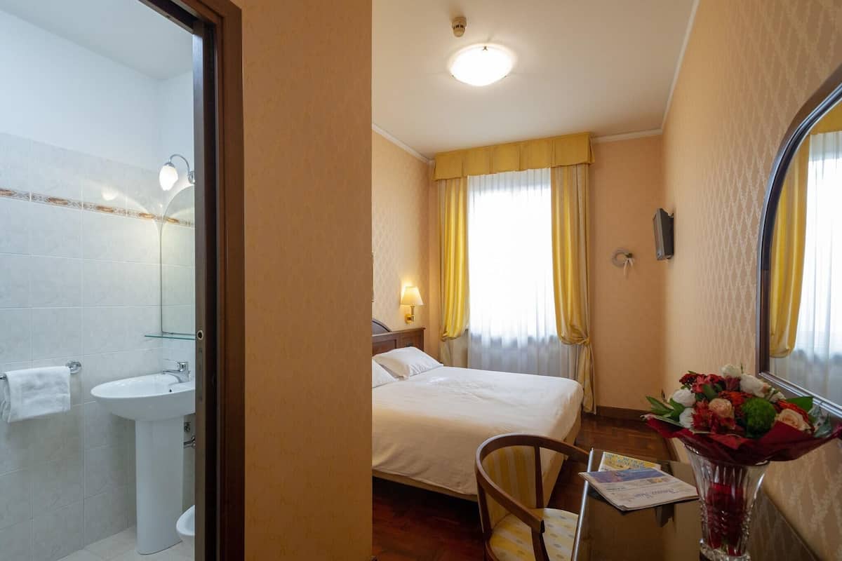 1 bedroom, minibar, in-room safe, desk