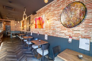 酒吧（店内）