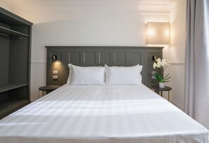 Small Double Room | Premium bedding, minibar, in-room safe, desk - Il Malaspina (Florence)