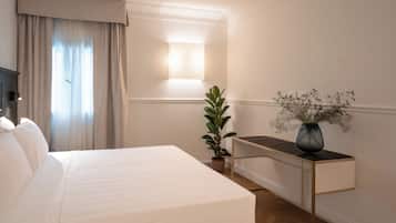 Junior Suite | Premium bedding, minibar, in-room safe, desk