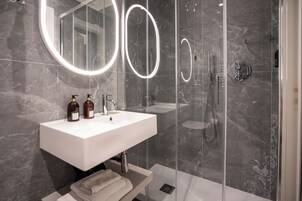 Einzelzimmer | Badezimmer