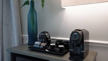 Classic-Zimmer | Hochwertige Bettwaren, Minibar, Zimmersafe, Schreibtisch