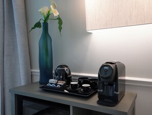 Quarto clássico | Roupas de cama premium, frigobar, cofres nos quartos, escrivaninha