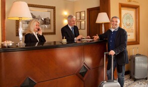 Reception - Hotel Piemonte (Rome)