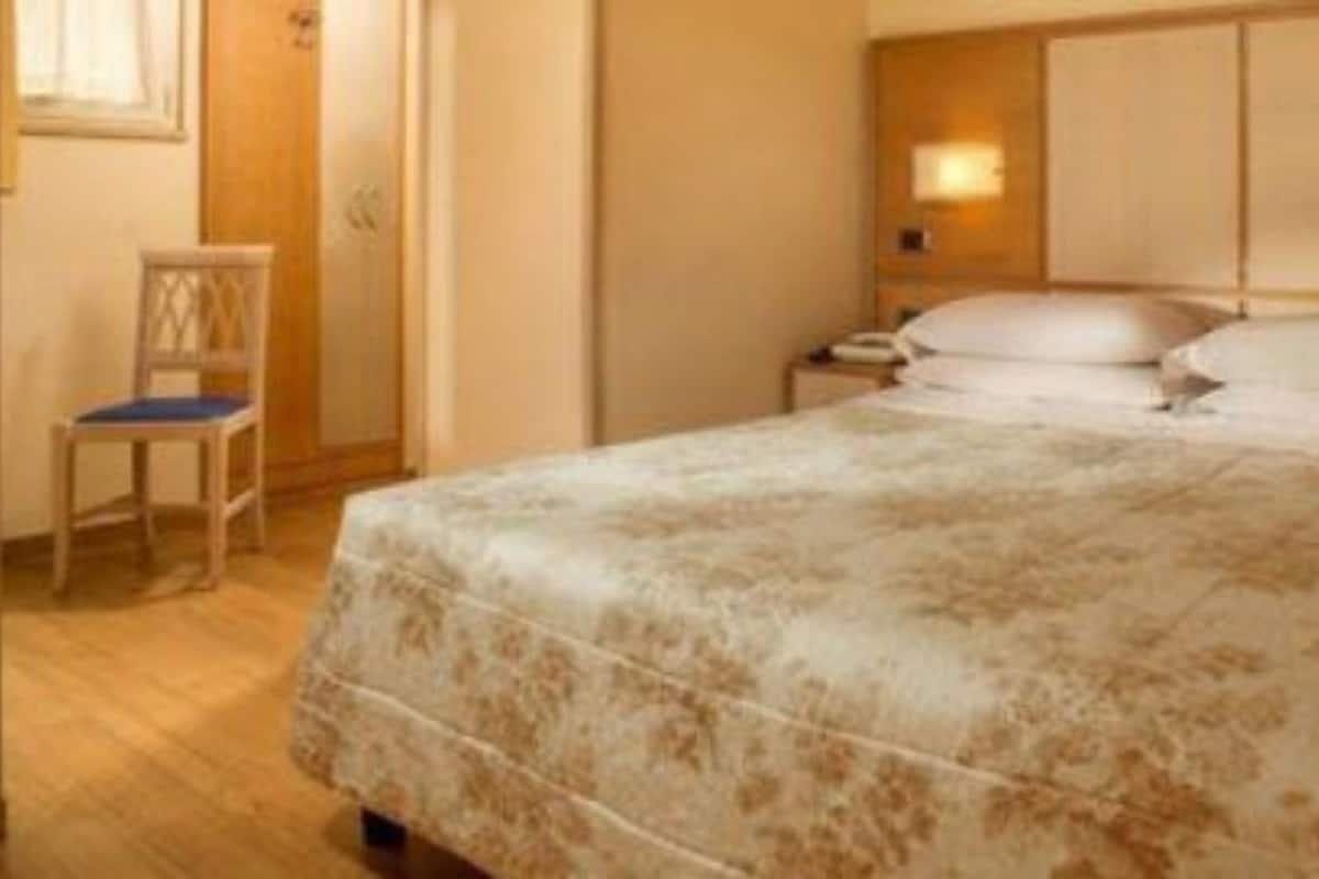 1 habitación, minibar, caja de seguridad en la habitación y escritorio