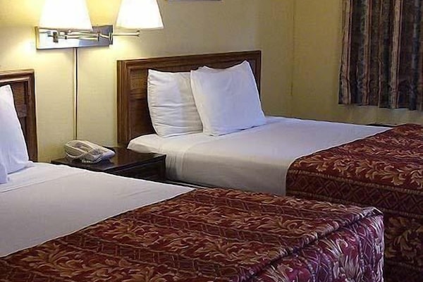 Standard Room, 2 Queen Beds, Non Smoking | Desk, iron/ironing board (on request), WiFi (free), alarm clocks
