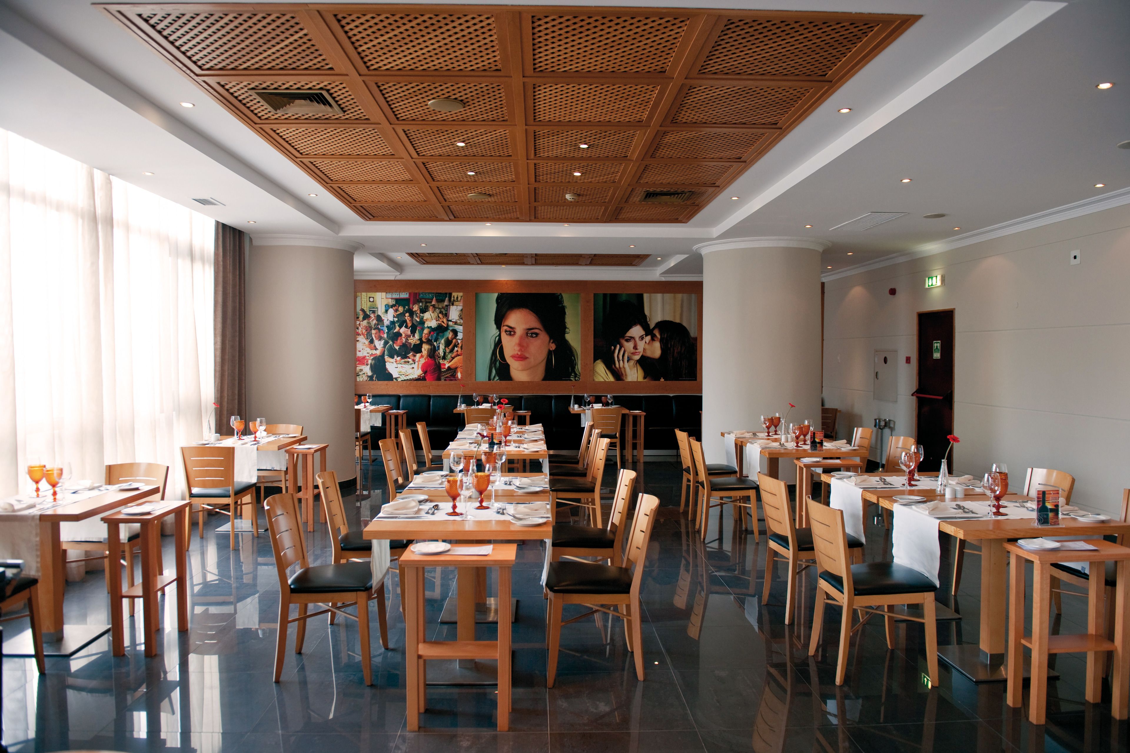 Daily buffet breakfast (EUR 11 per person)