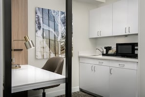 Premium bedding, down comforters, in-room safe, desk