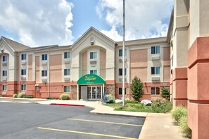 Exterior - MCM Elegante Suites (Colorado Springs)