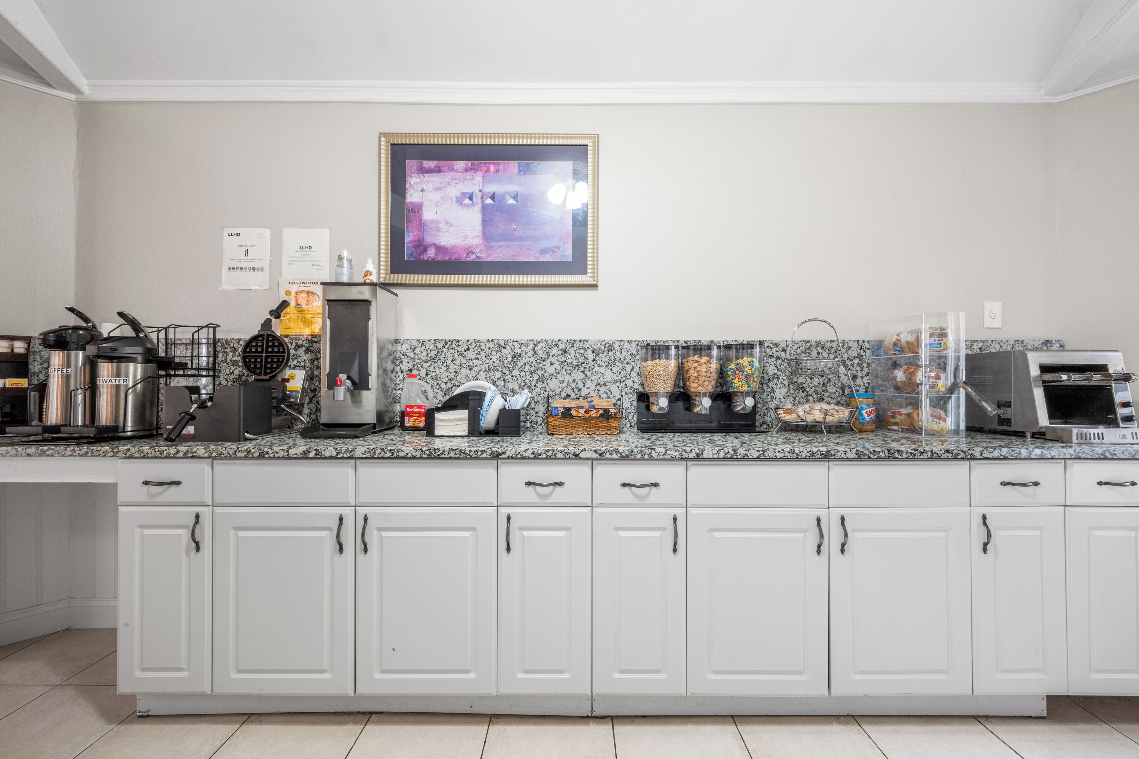 Free daily continental breakfast