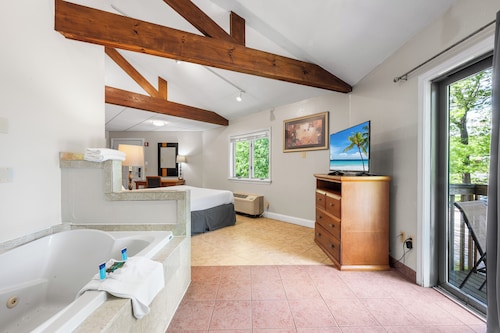 Cedar Park Whirlpool Suites