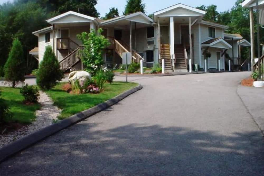 Cedar Park Whirlpool Suites