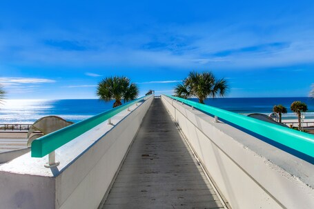 Surfside Resort - Image 2