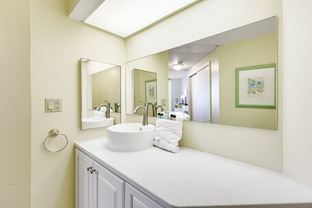 Surfside Resort - Image 29