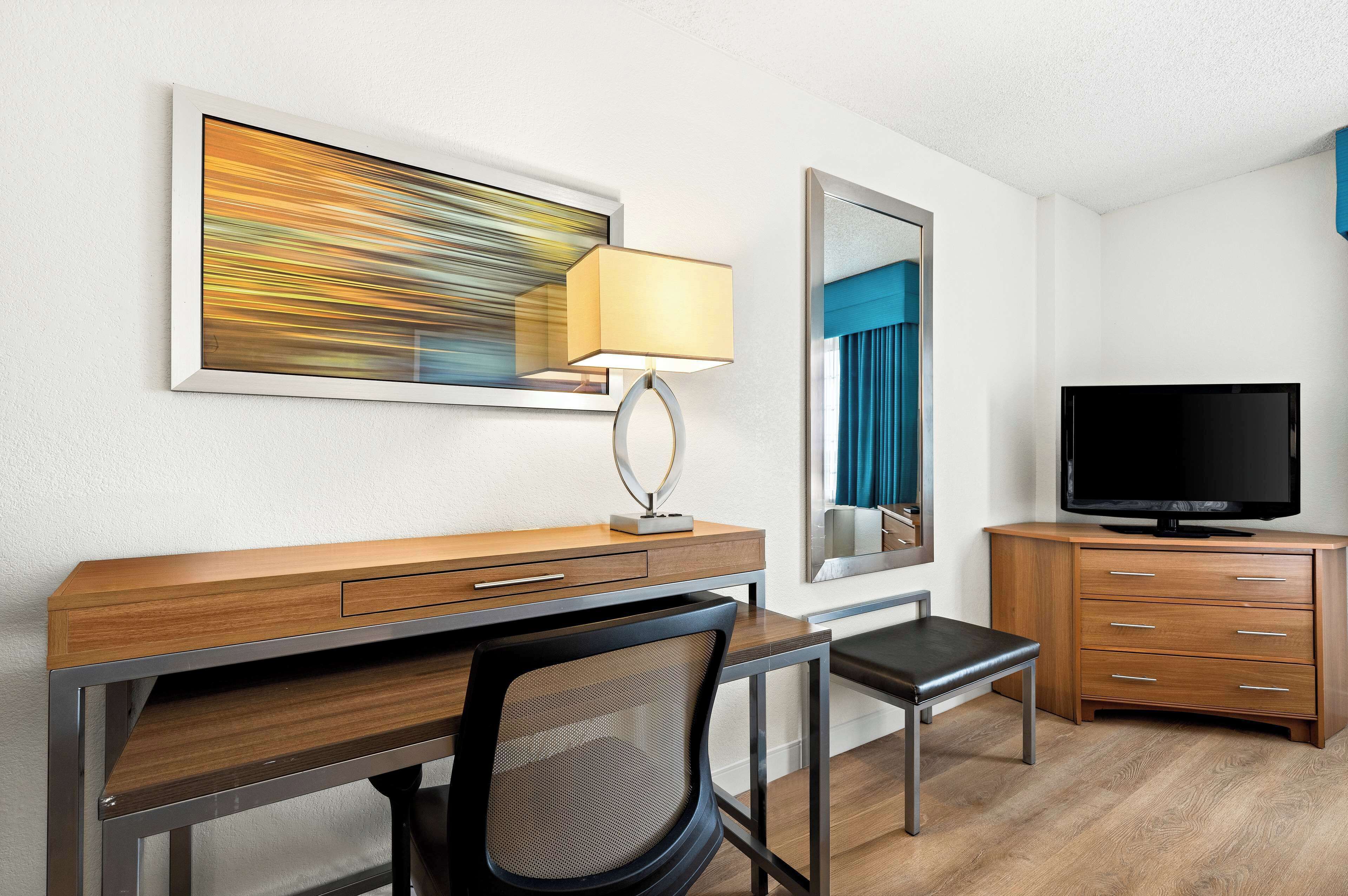 1 ห้องนอน, เครื่องนอนระดับพรีเมียม, เตียงพร้อมฟูกเสริมที่นอน