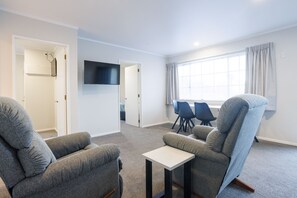 Family Apartment, 2 Bedrooms, Non Smoking, Kitchenette (family unit) | 1 bedroom, desk, free cribs/infant beds, free WiFi
