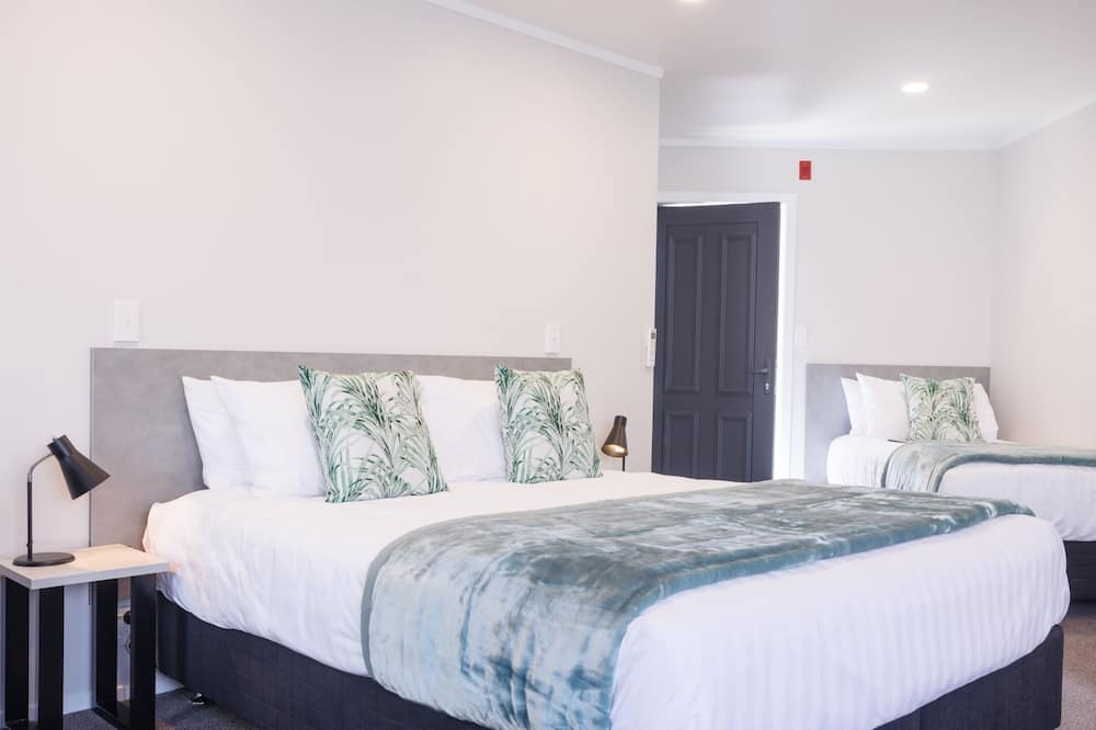 Bk's Pohutukawa Lodge