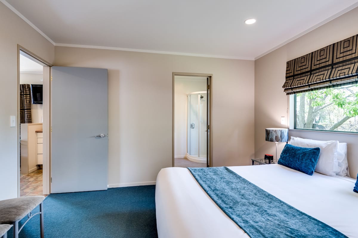 1 dormitorio, escritorio, tabla de planchar con plancha y wifi gratis