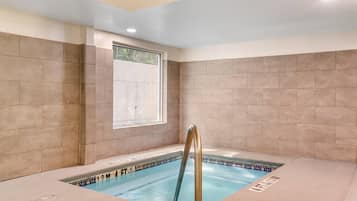 Indoor pool, sun loungers