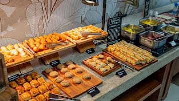 Frokostbuffé hver dag (mot et tillegg)