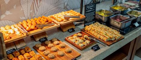 Päivittäinen buffetaamiainen maksusta