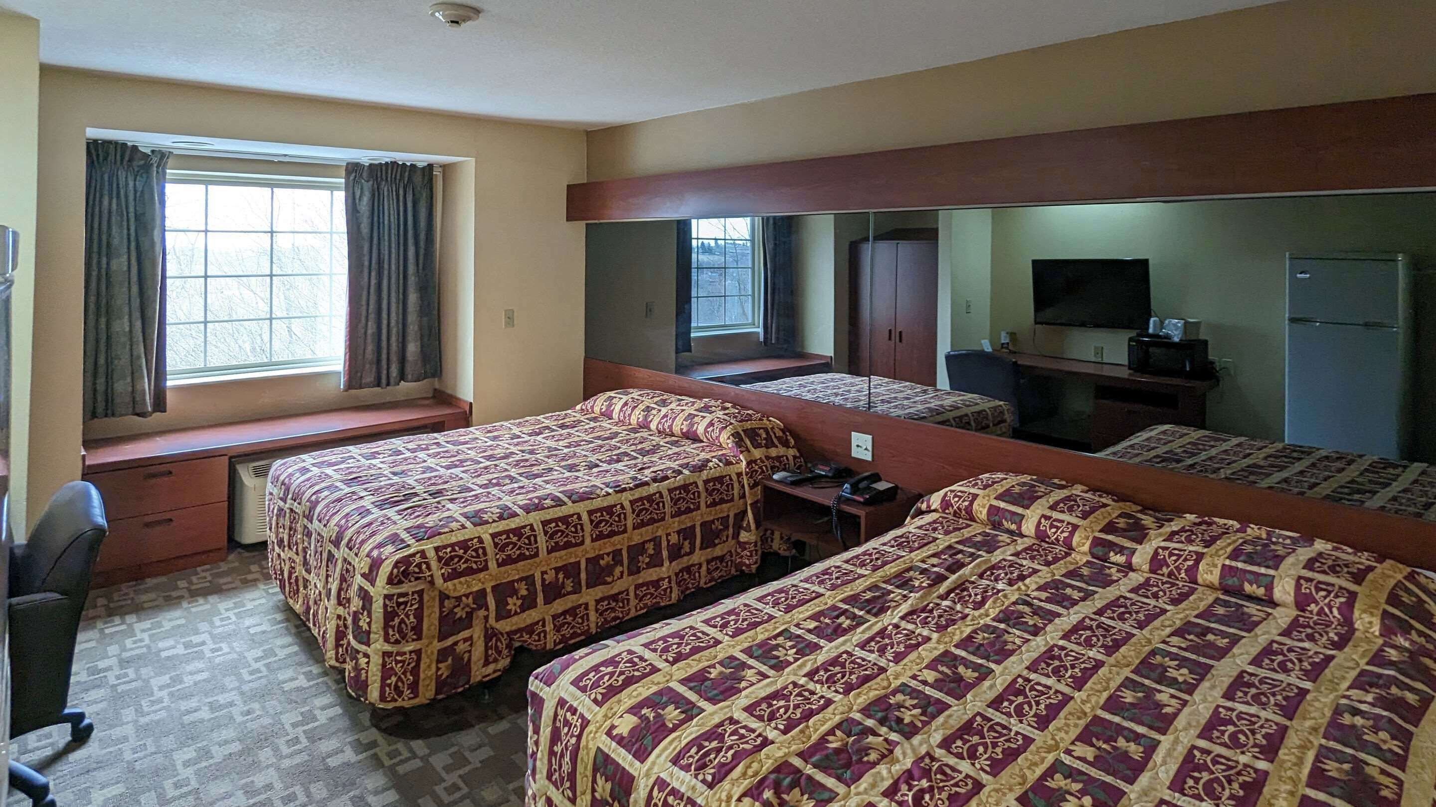 Bureau, Wi-Fi gratuit, réveils