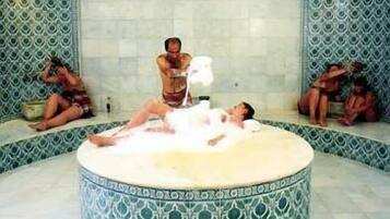 Tyrkisk bad/hamam og massasje-/behandlingsrom