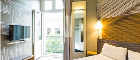 Premium bedding, pillowtop beds, desk, laptop workspace