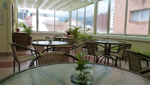 Breakfast area - City Art Hotel Silberstein (Quito)