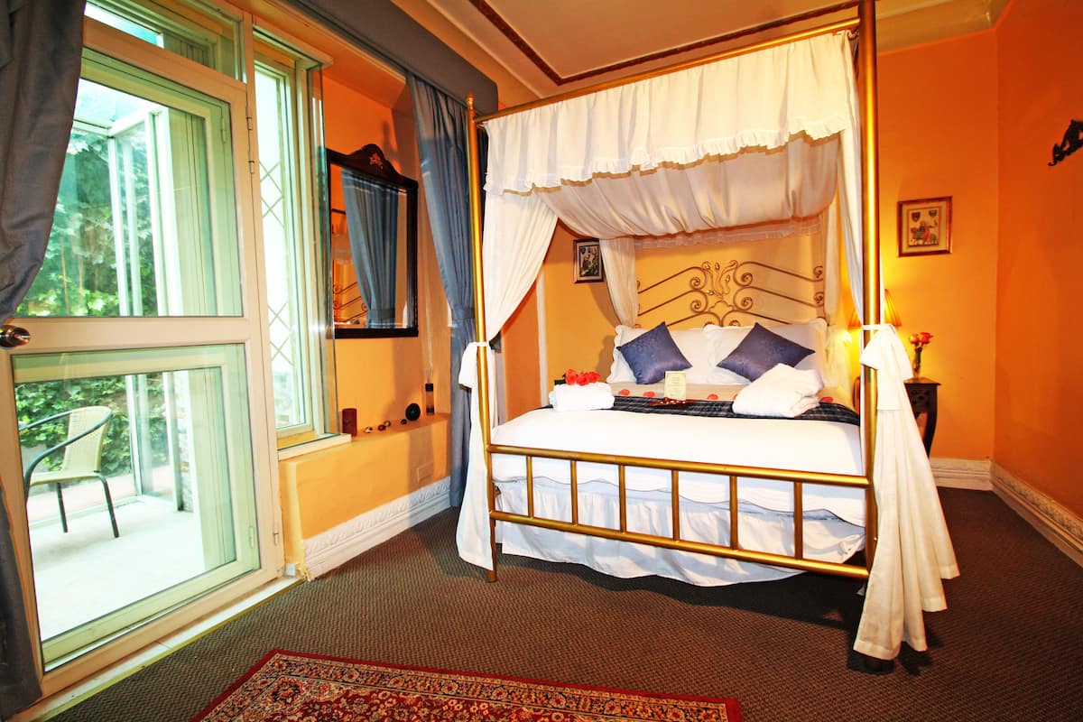 Chambre Simple | 1 chambre, surmatelas, coffres-forts dans les chambres, Wi-Fi gratuit