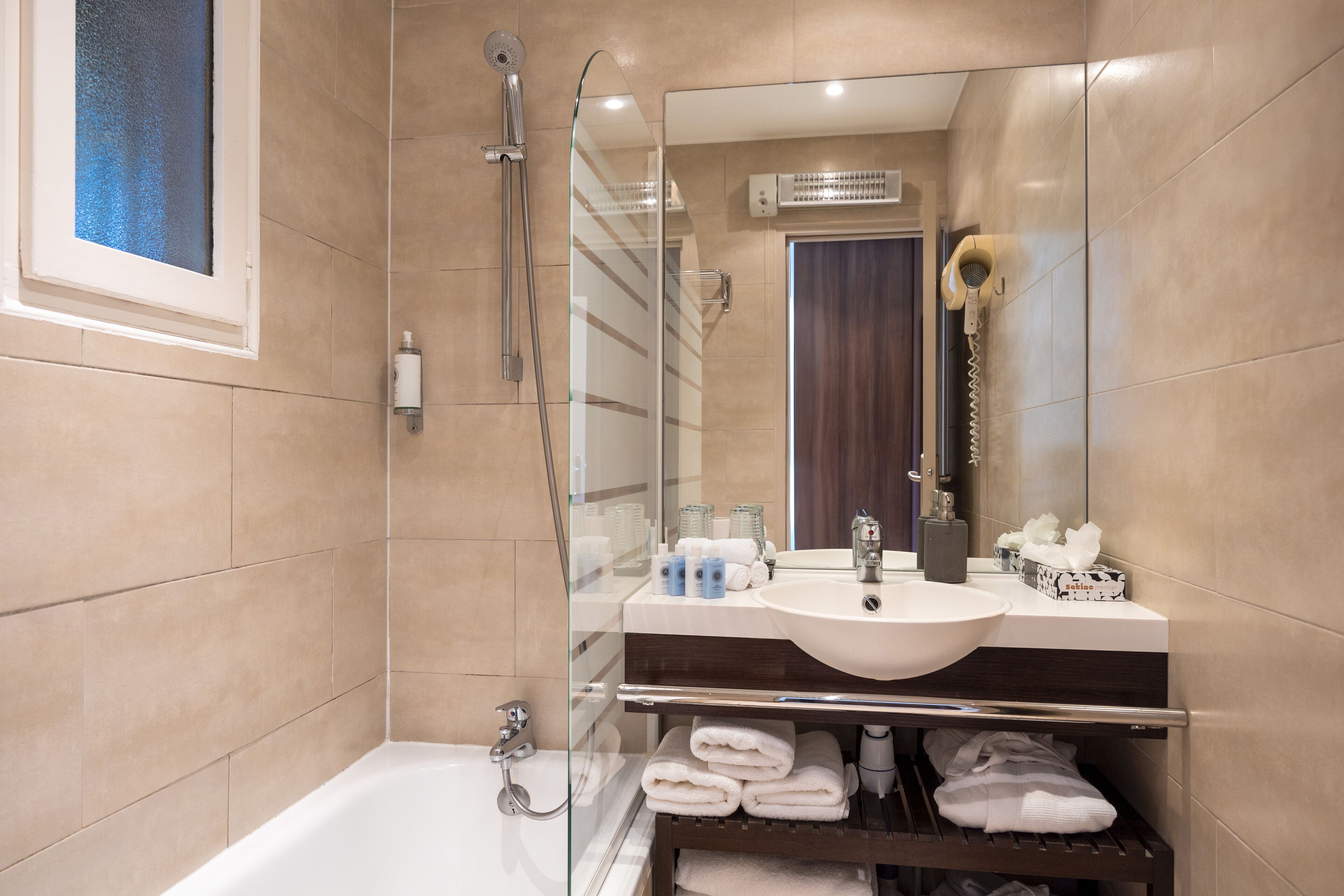 triple room | bathroom | bathtub, hair dryer, bathrobes, slippers