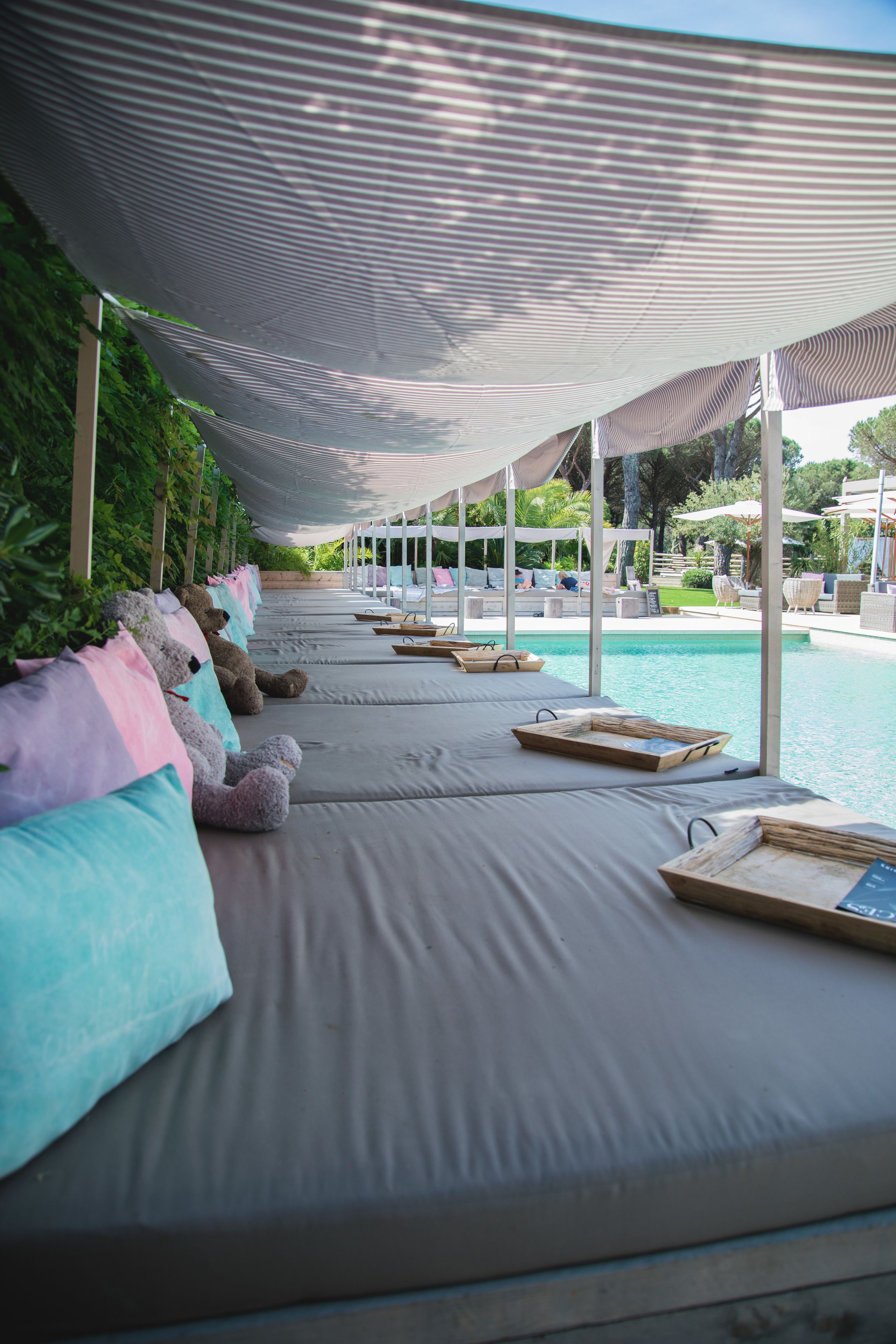 outdoor pool, pool loungers