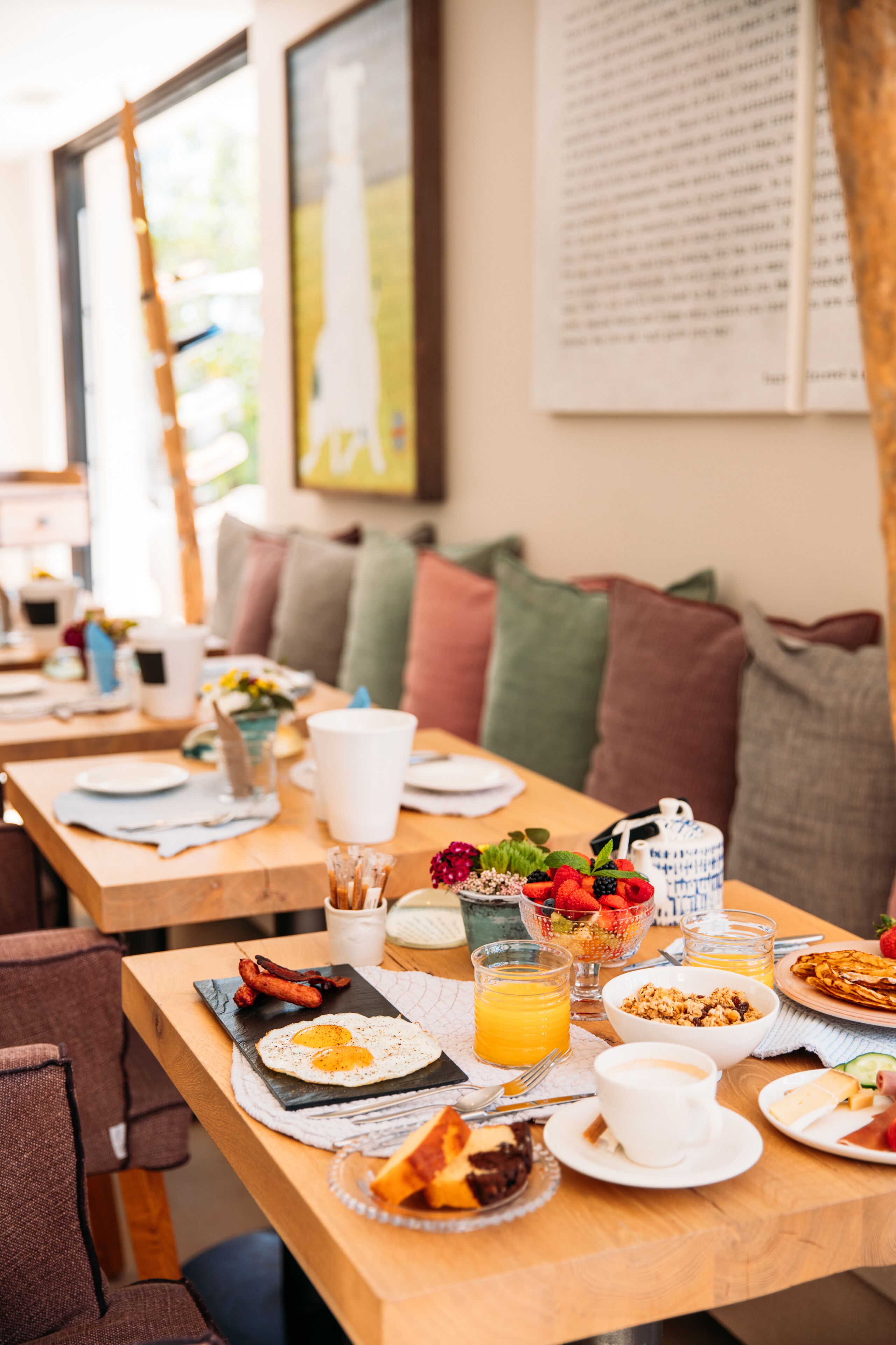 daily buffet breakfast (eur 27 per person)