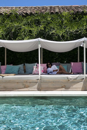 Piscina. Hôtel Font Mourier