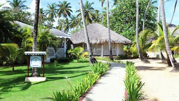 Sauna, body treatments, aromatherapy, body wraps, body scrubs, facials
