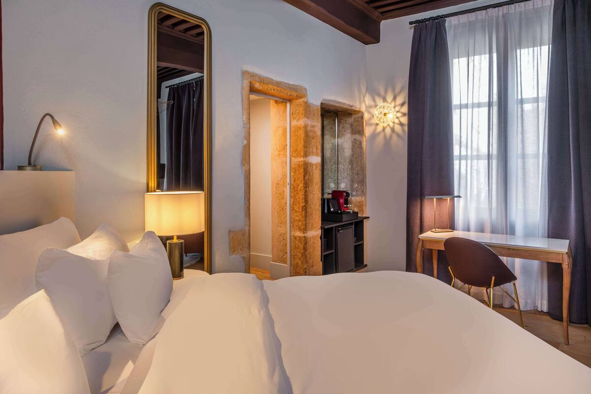 junior suite | premium bedding, down duvets, minibar, in-room safe