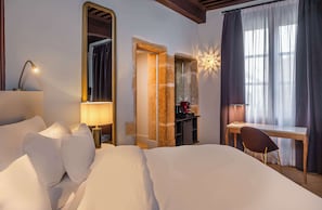 Junior-Suite | Hochwertige Bettwaren, Daunenbettdecken, Minibar, Zimmersafe