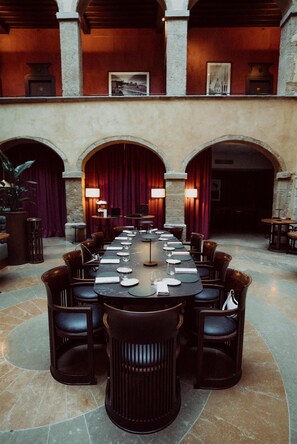 2 restaurants, lunch, dinner served; Modern European cuisine